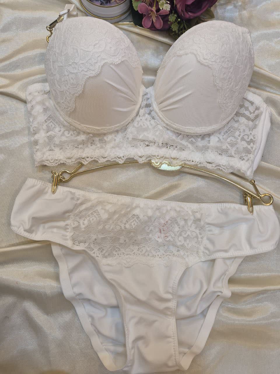 Beyaz Destekli (Push-Up) Dantel Sütyen Takımı